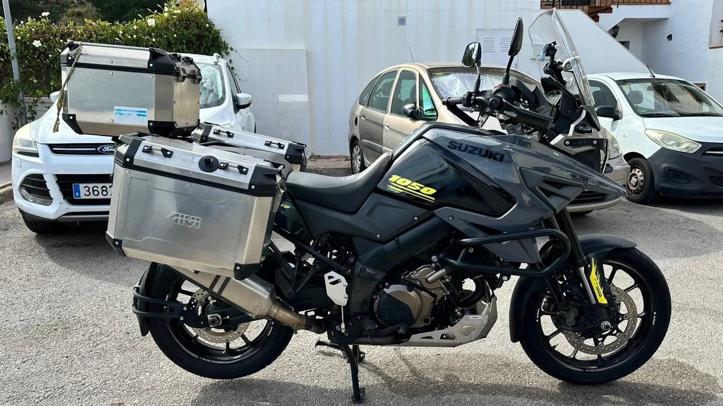 SUZUKI V-STROM 1050