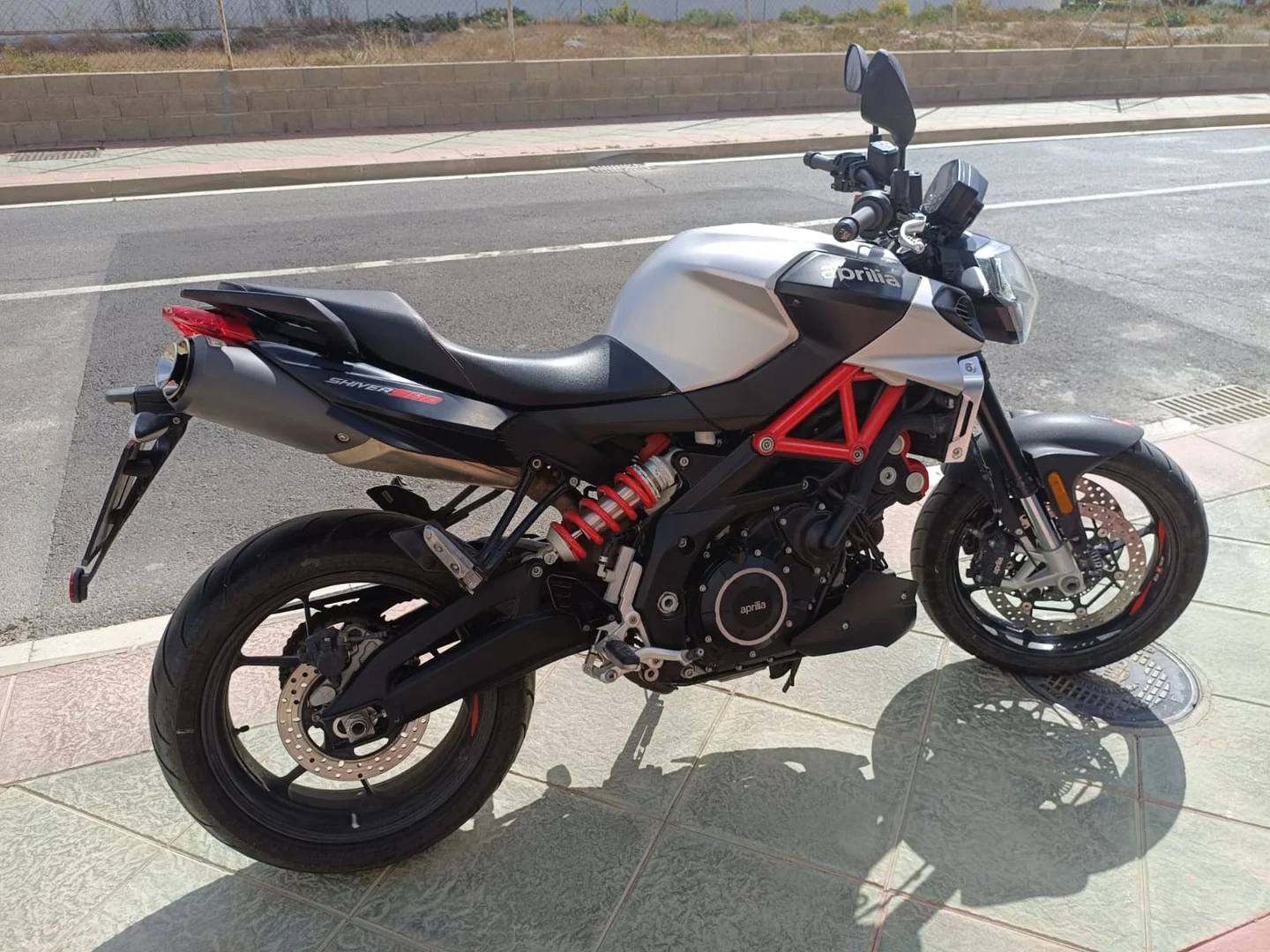 APRILIA SHIVER 900