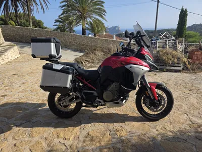 DUCATI MULTISTRADA V4 S TRAVEL &AMP; RADAR