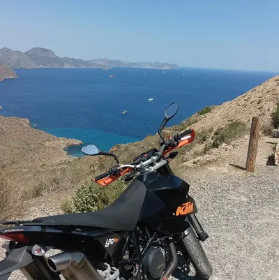 KTM 690 SUPERMOTO